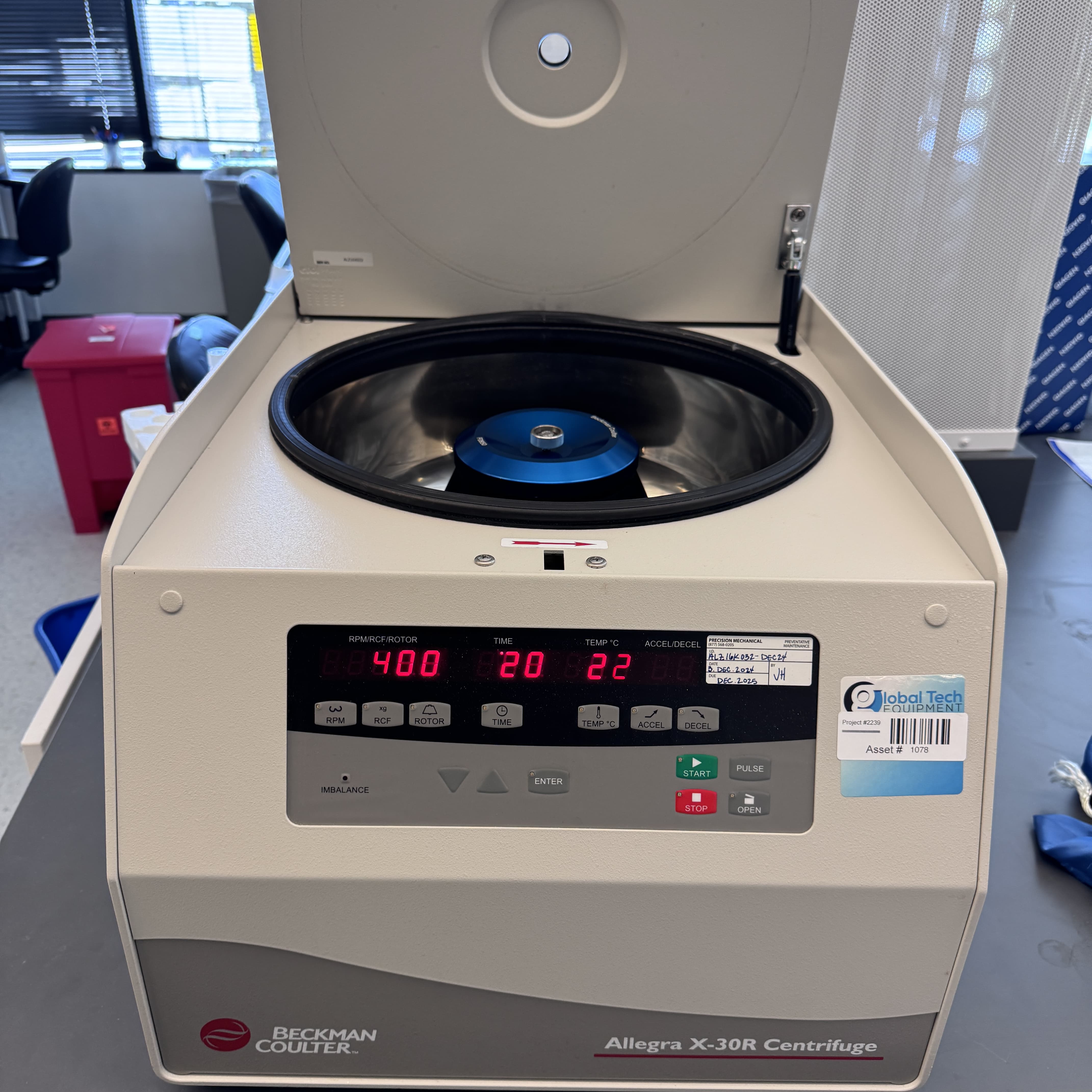 Beckman Allegra X-30R Centrifuge with 2 rotor and buckets